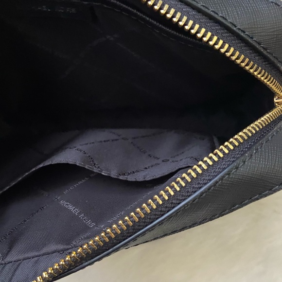 MICHAEL Michael Kors Jet Set Taxi Crossbody Bag - Picture 12 of 13